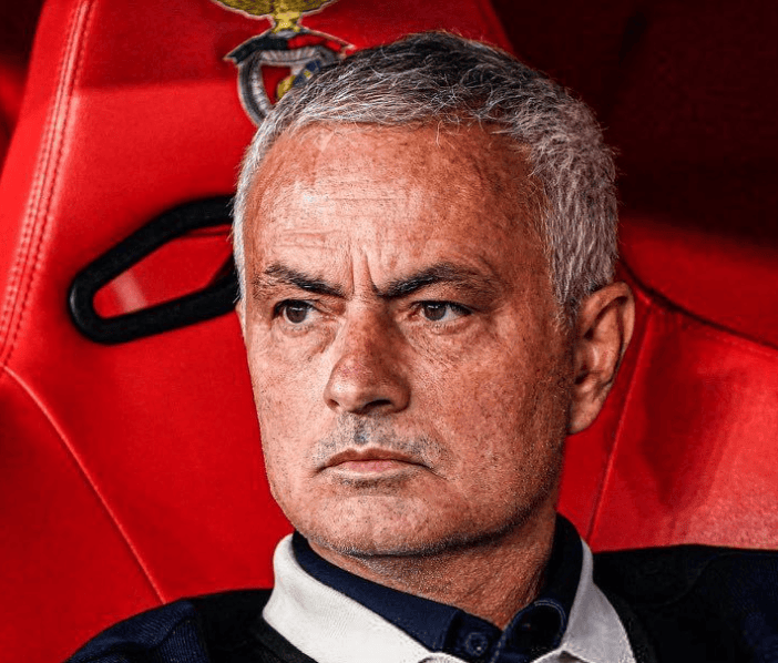 英超倒数第7！英媒曝纽卡或解雇埃迪豪，穆里尼奥有望时隔5年回归英超